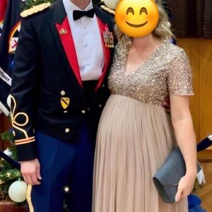 Maternity dress size 6 only worn twice in excellent condition